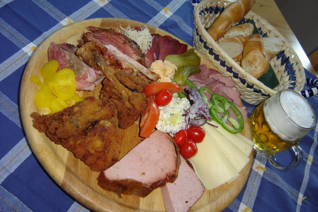 Landhotel Mariensaeule Wernstein am Inn Kültér fotó
