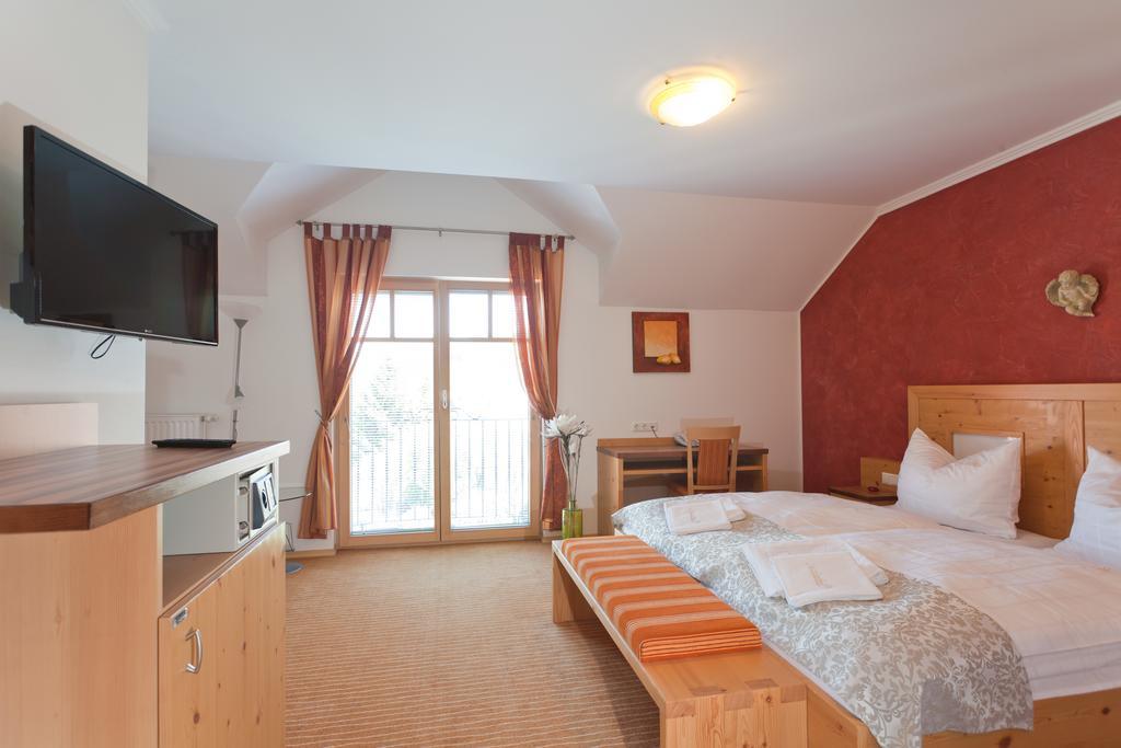 Landhotel Mariensaeule Wernstein am Inn Kültér fotó