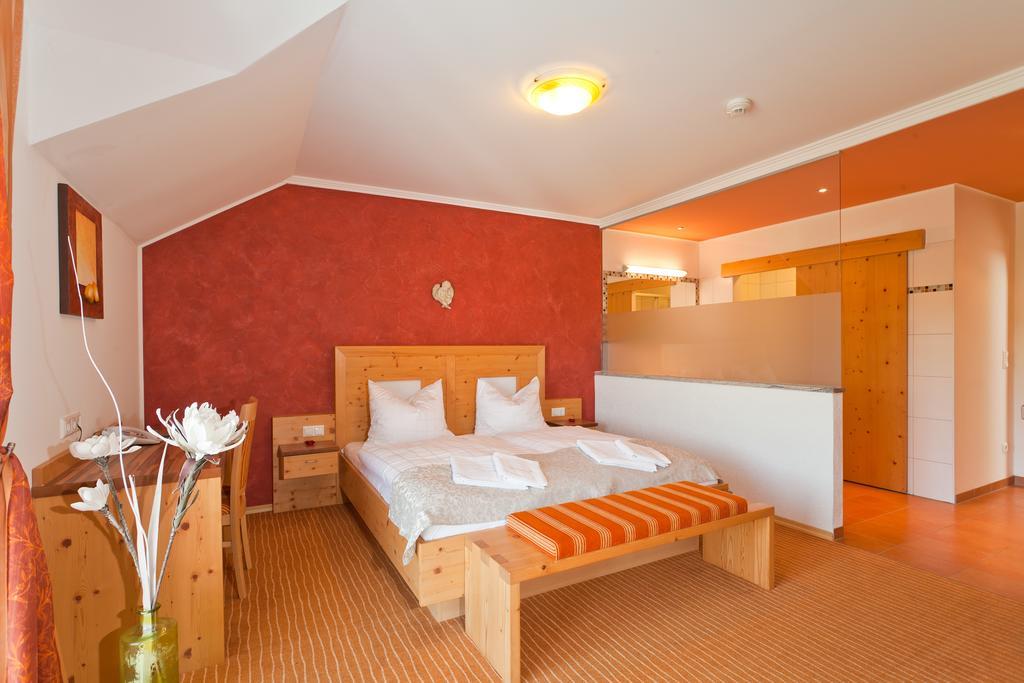 Landhotel Mariensaeule Wernstein am Inn Kültér fotó